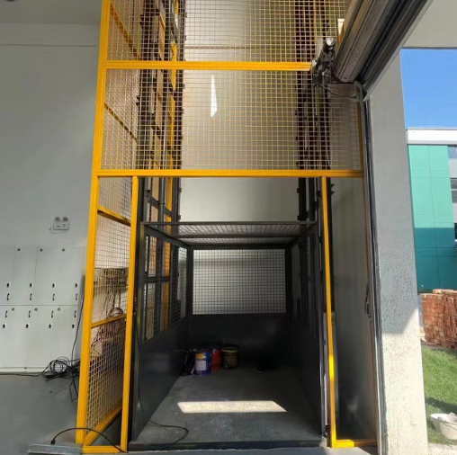 周宁导轨式升降机助力物流园破解运输难题